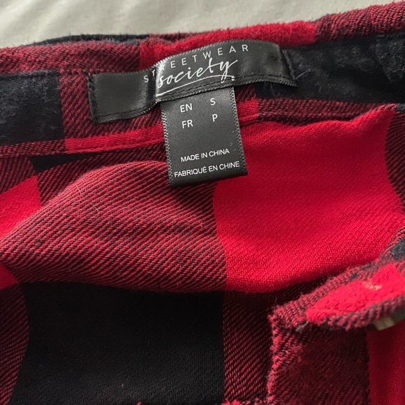 Flannel Top! - Picture 3 of 3